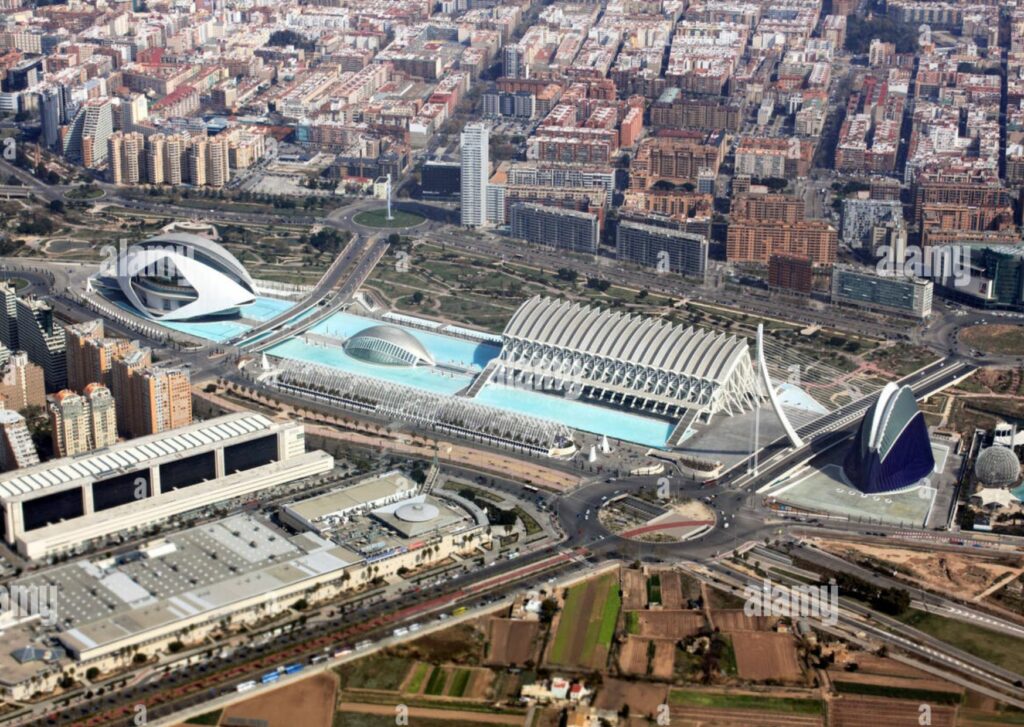 arquitectura-moderna-Ciudad-de-las-Artes-y-las-Ciencias-Valencia-España