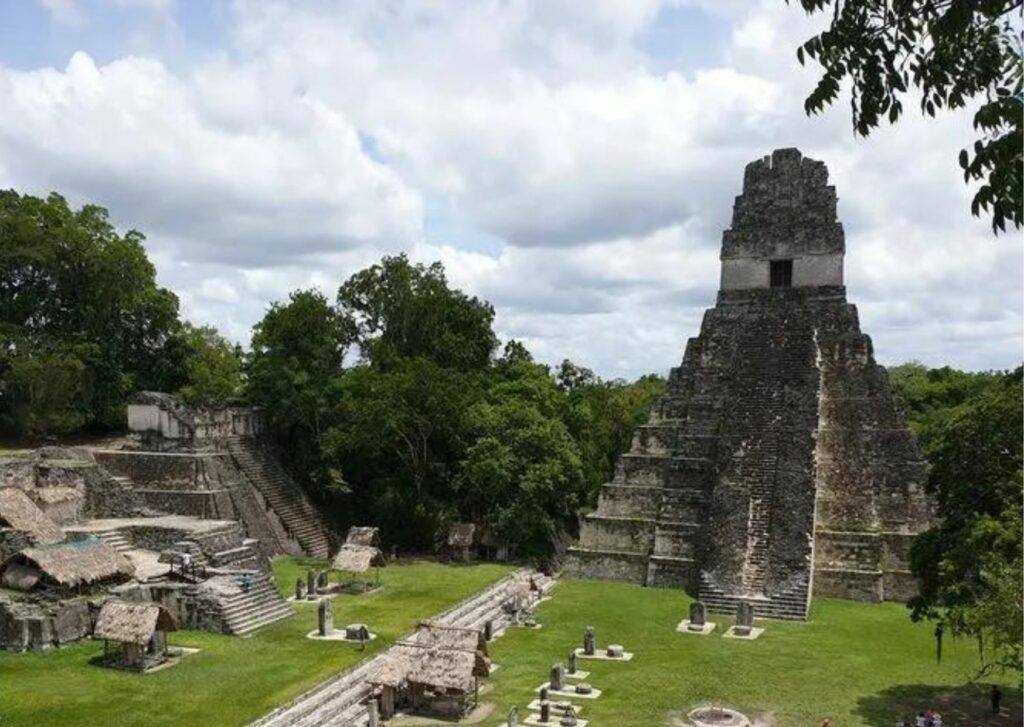 arquitectura-maya-Templo-de-Tikal-Guatemala